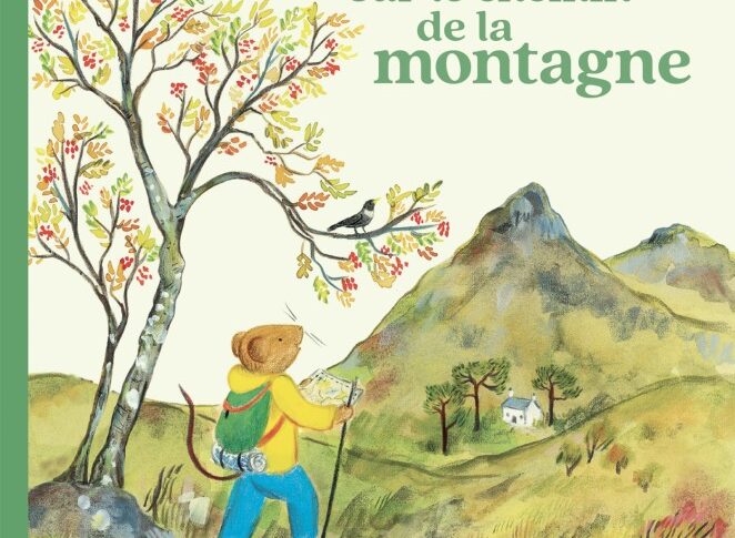Souris sur le chemin de la montagne